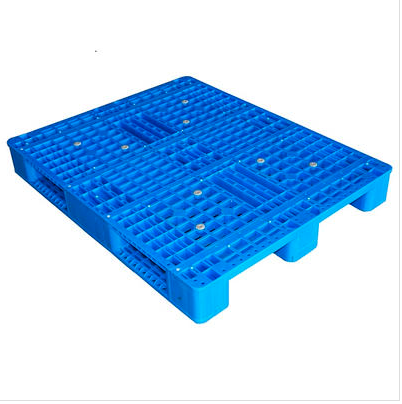 What is a plastic pallet?